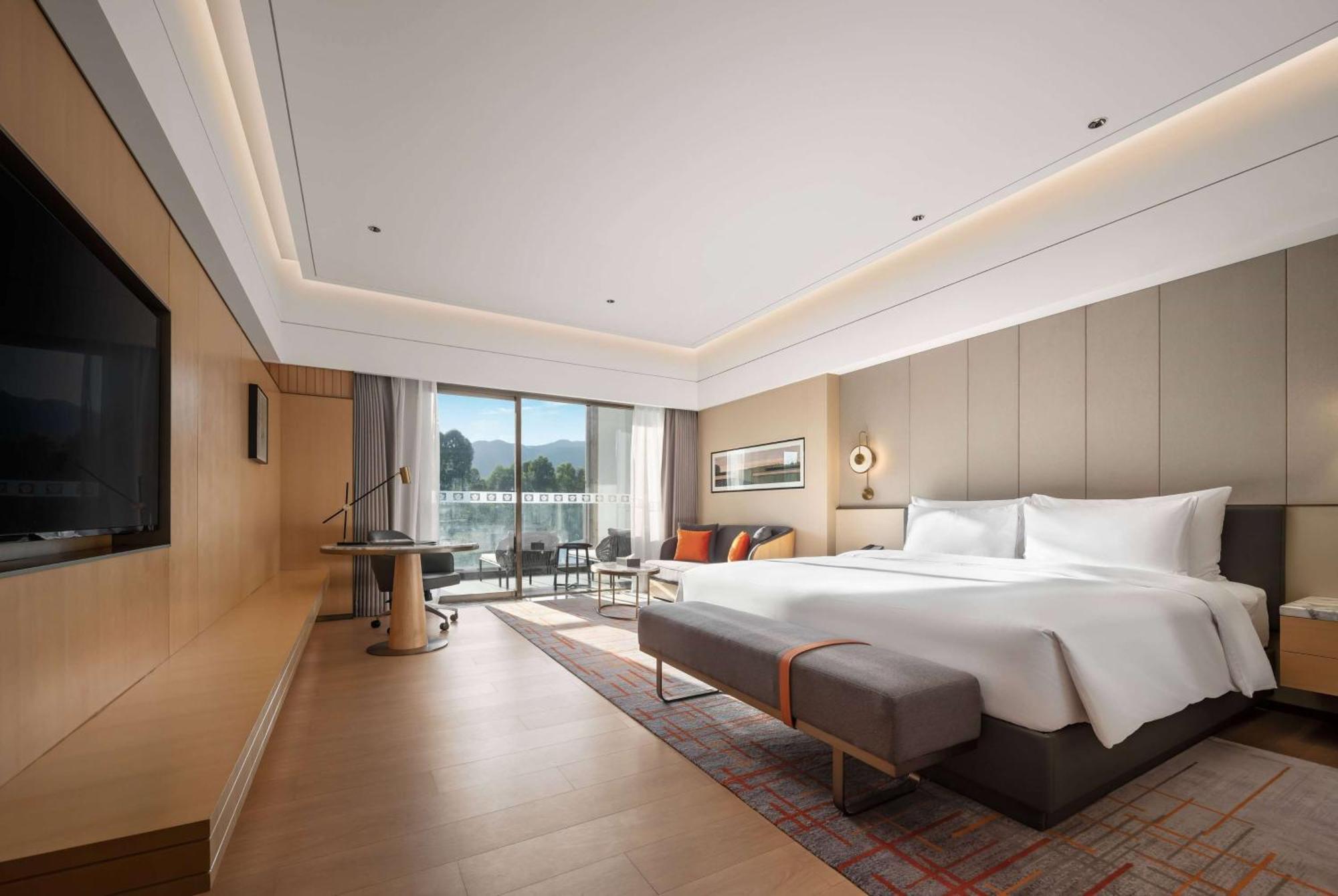 Отель Wyndham Grand Zhaoqing Downtown Экстерьер фото