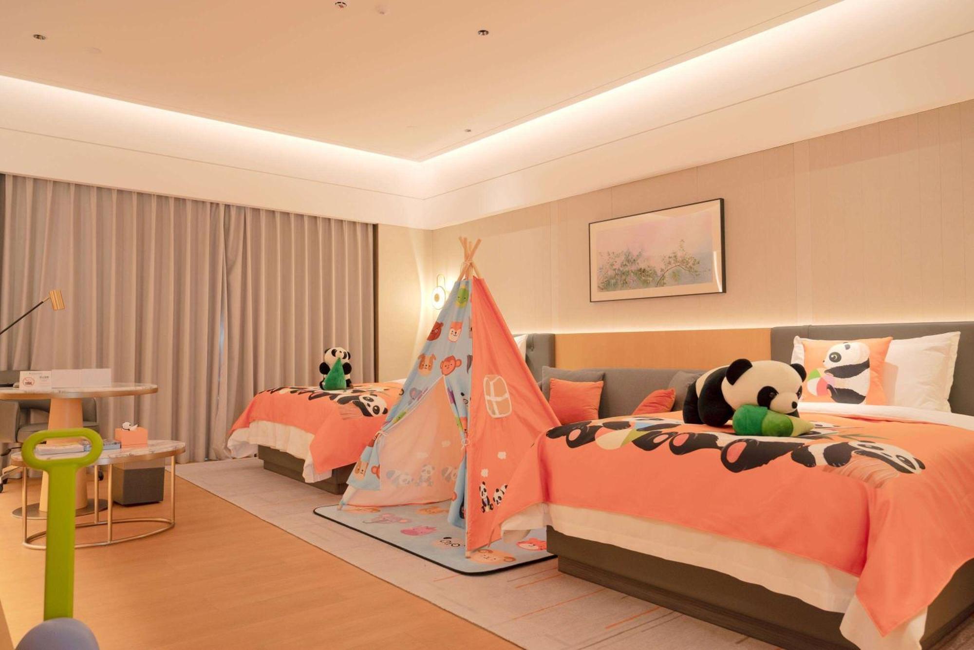 Отель Wyndham Grand Zhaoqing Downtown Экстерьер фото