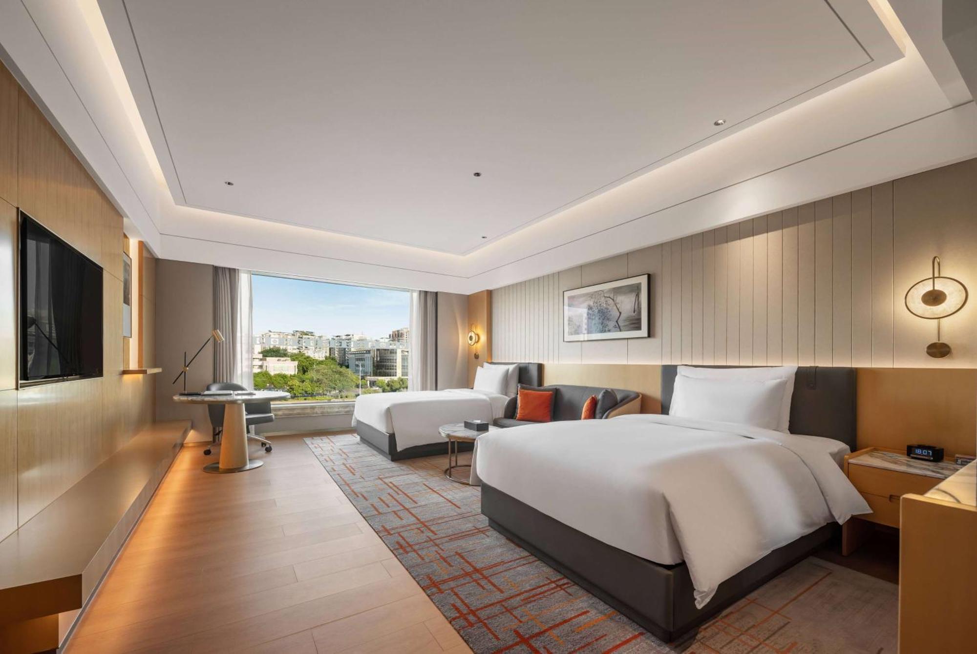Отель Wyndham Grand Zhaoqing Downtown Экстерьер фото