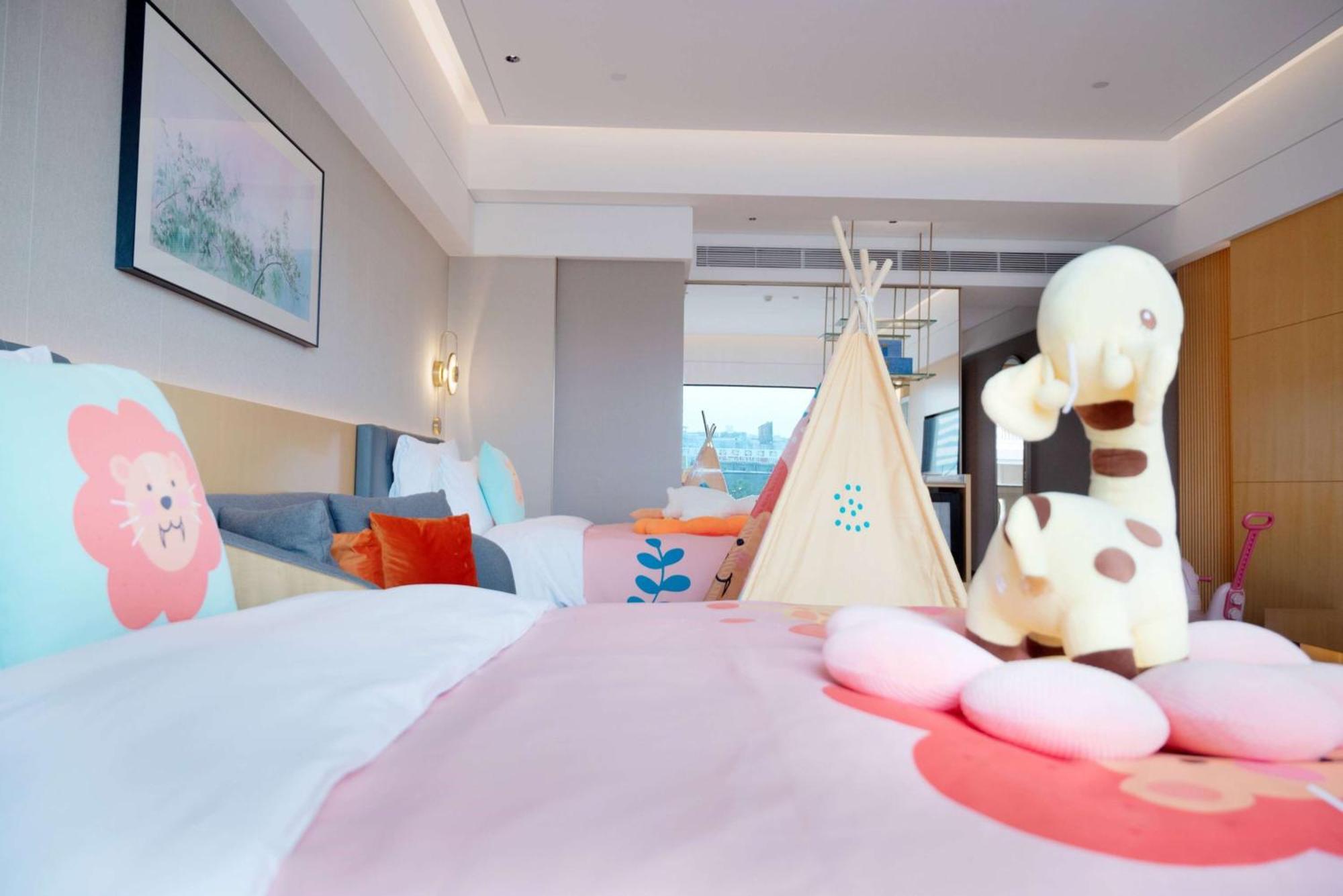Отель Wyndham Grand Zhaoqing Downtown Экстерьер фото