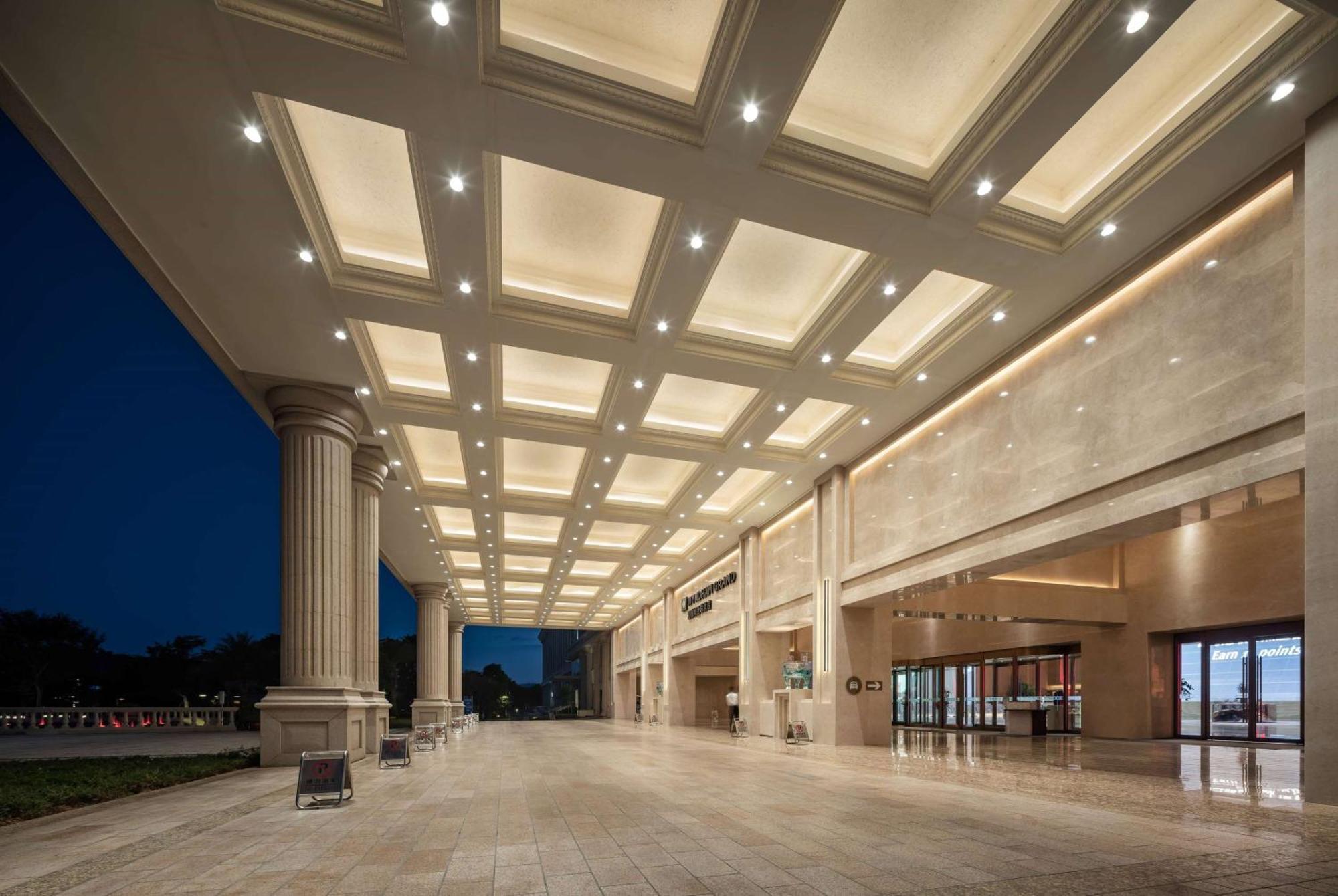 Отель Wyndham Grand Zhaoqing Downtown Экстерьер фото