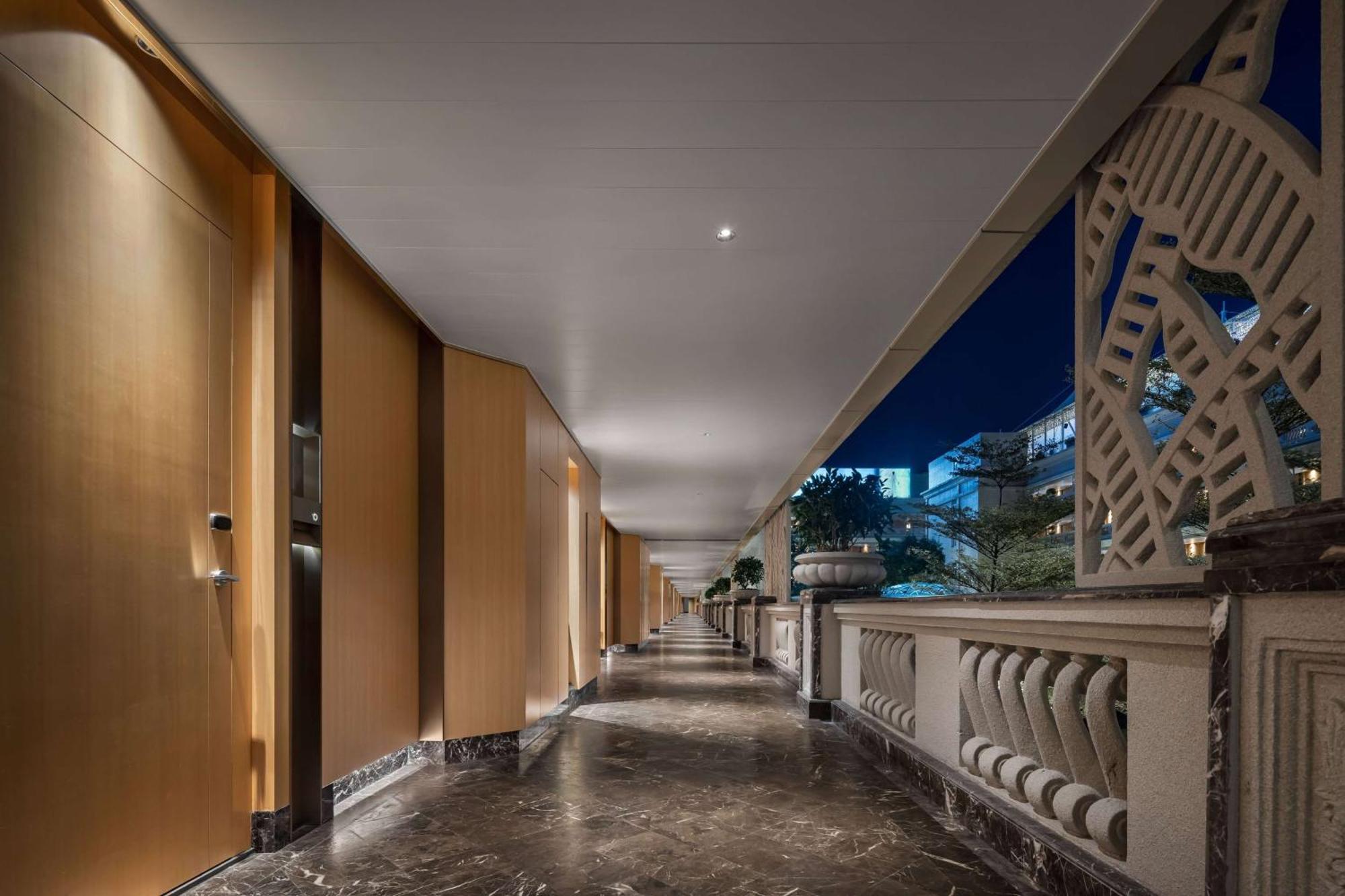 Отель Wyndham Grand Zhaoqing Downtown Экстерьер фото