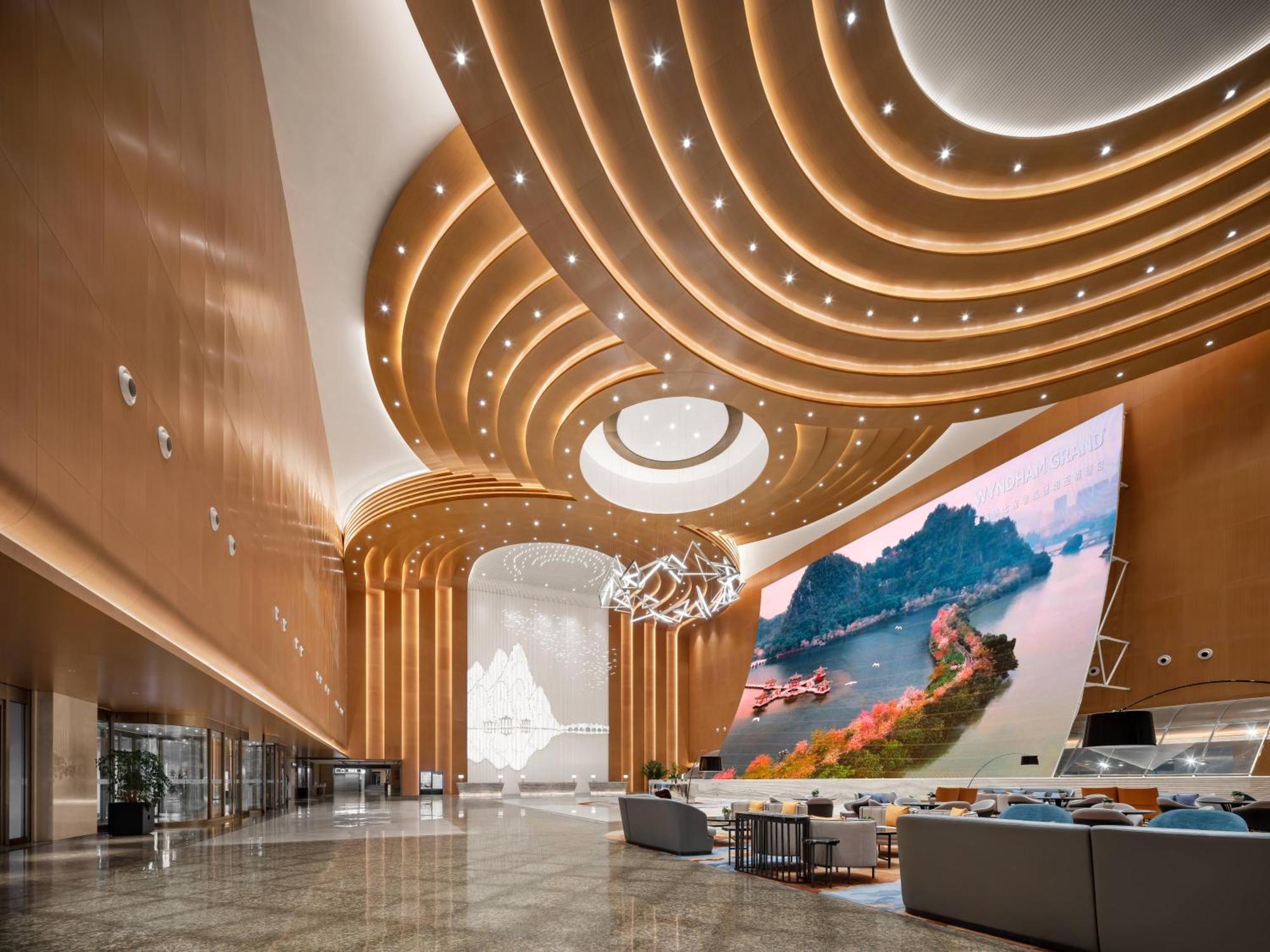 Отель Wyndham Grand Zhaoqing Downtown Экстерьер фото