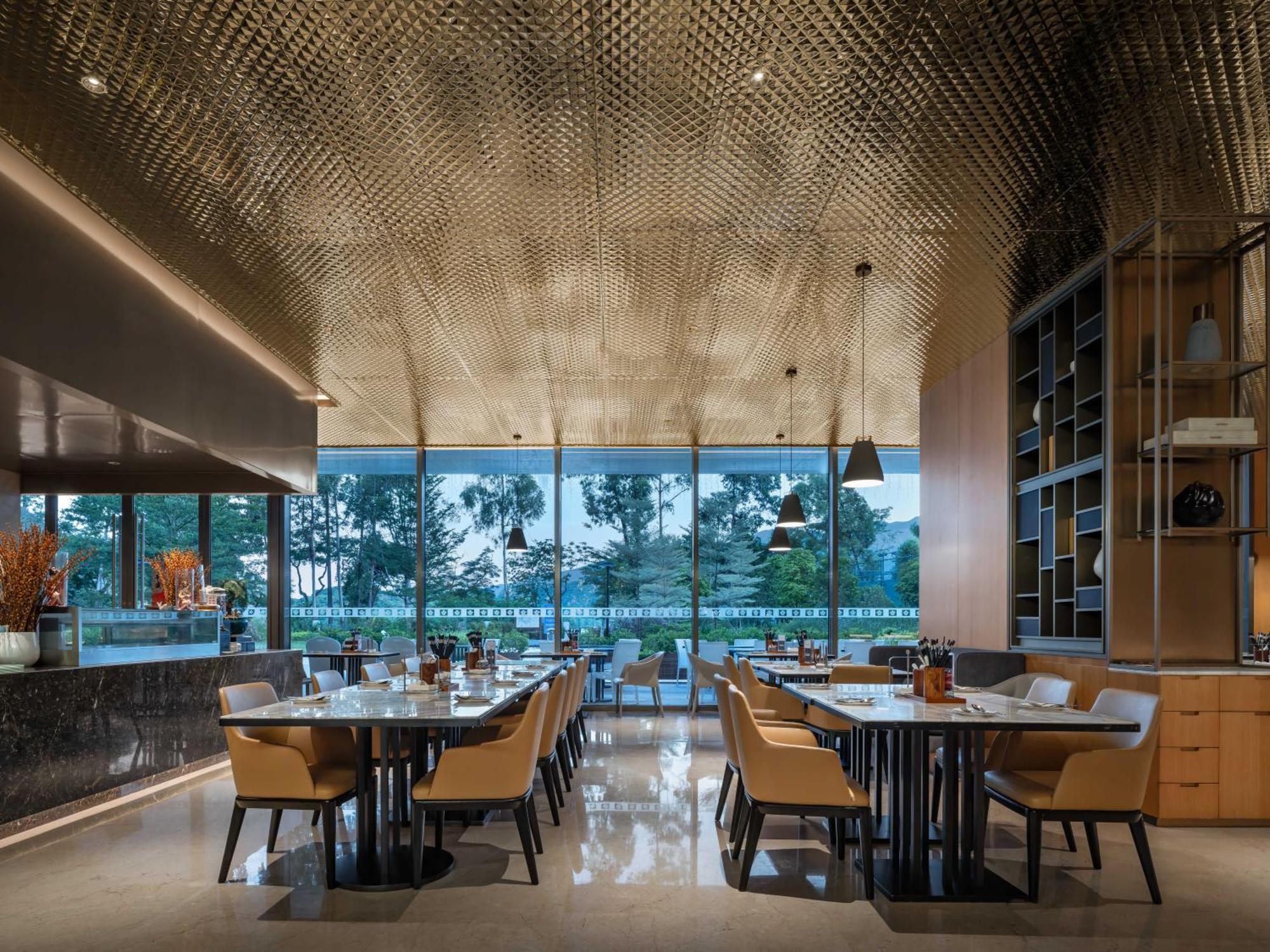 Отель Wyndham Grand Zhaoqing Downtown Экстерьер фото