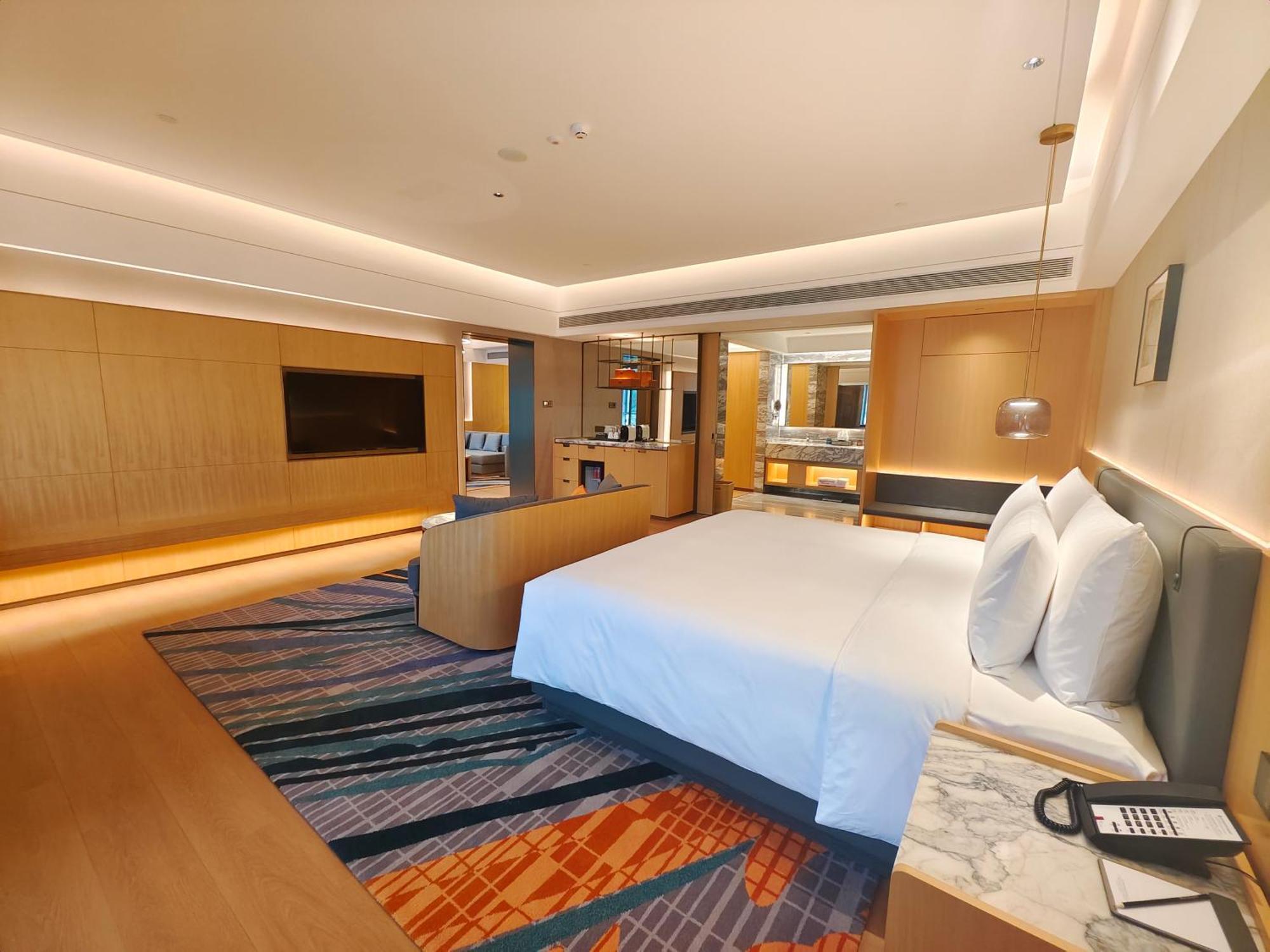 Отель Wyndham Grand Zhaoqing Downtown Экстерьер фото